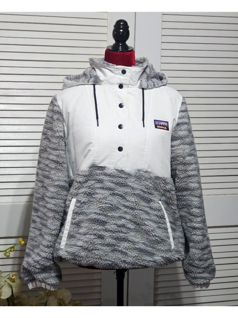 Gerry Women's Fleece-Lined Gray White Hooded Pullover Jacket Size Large 2982